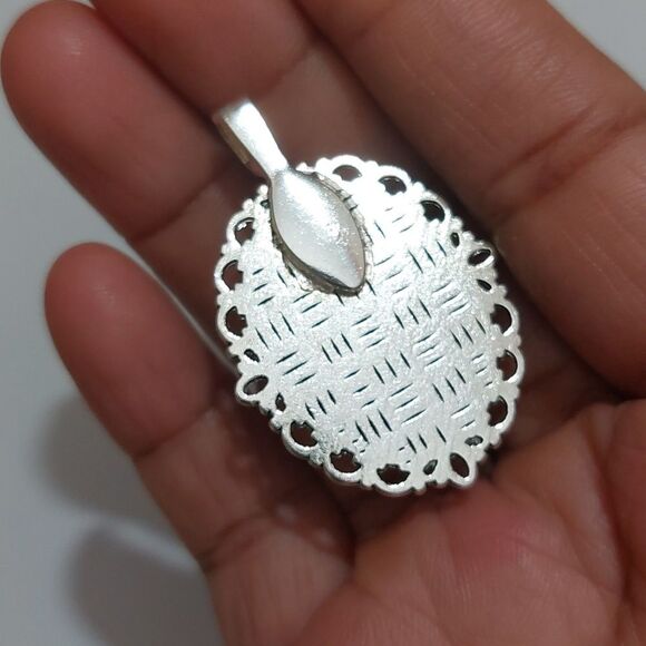 Marbled Blue Faux Stone Cabochon Silver Tone Ornate Edge Oval Bezel Pendant - Picture 4 of 4